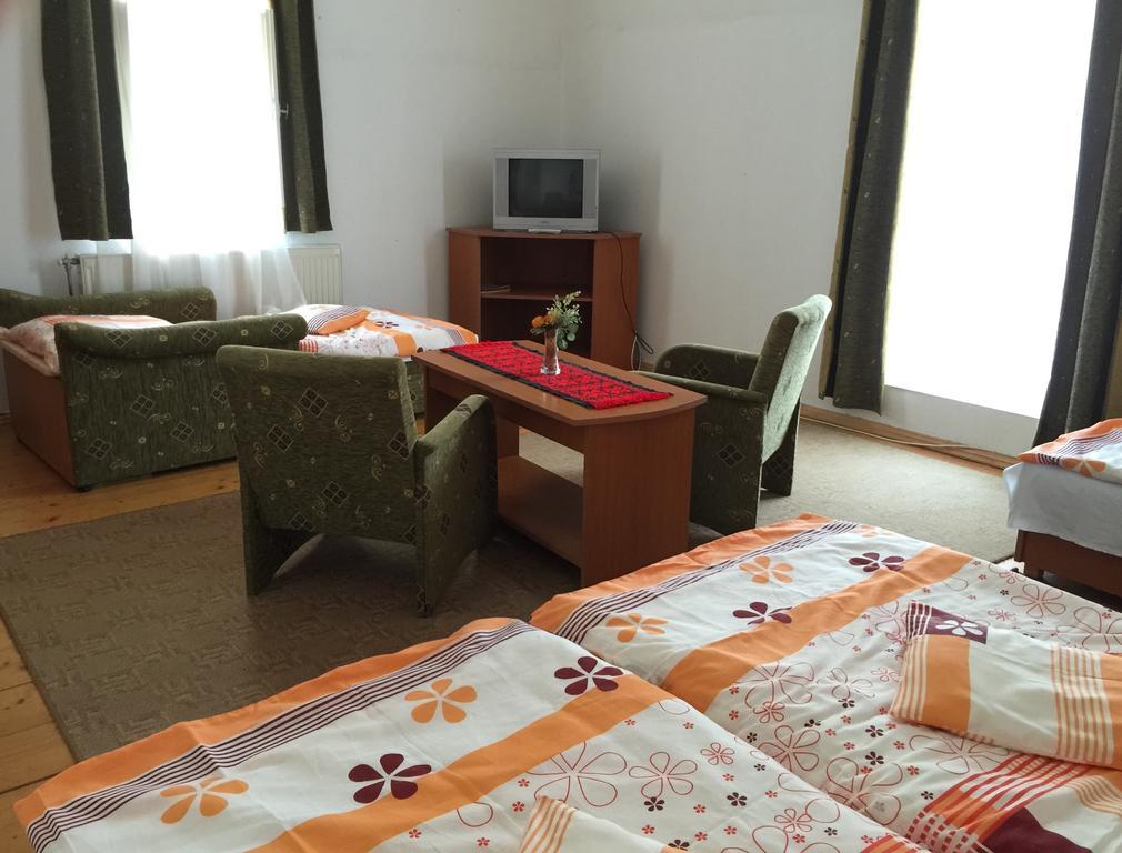 Akacliget Gyogy-Es Strandfuerdo Karcag Room photo